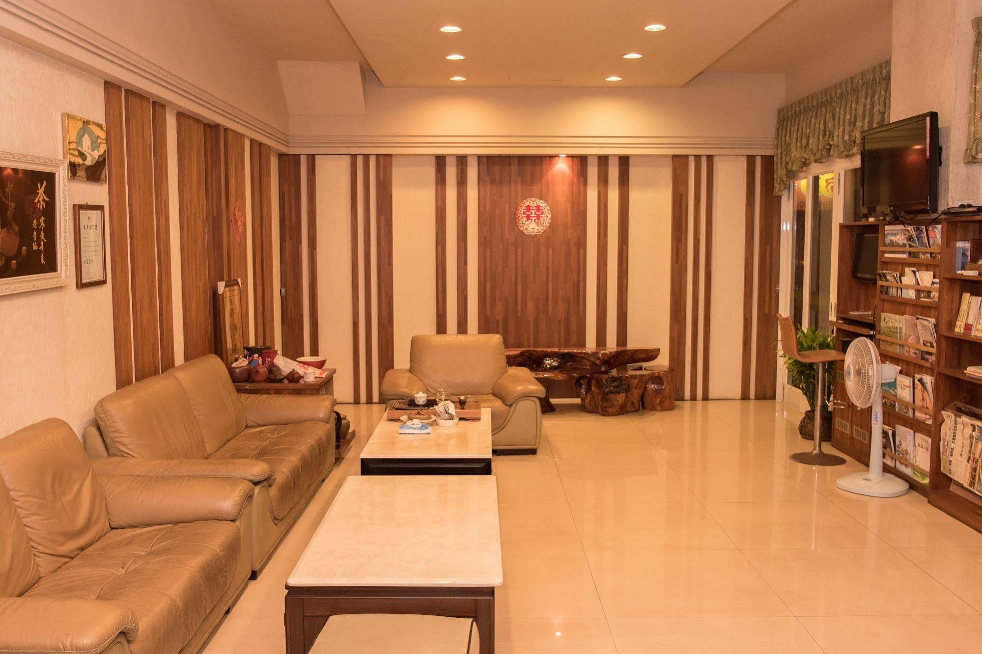 Long Hong Bed & Breakfast Magong Exterior photo