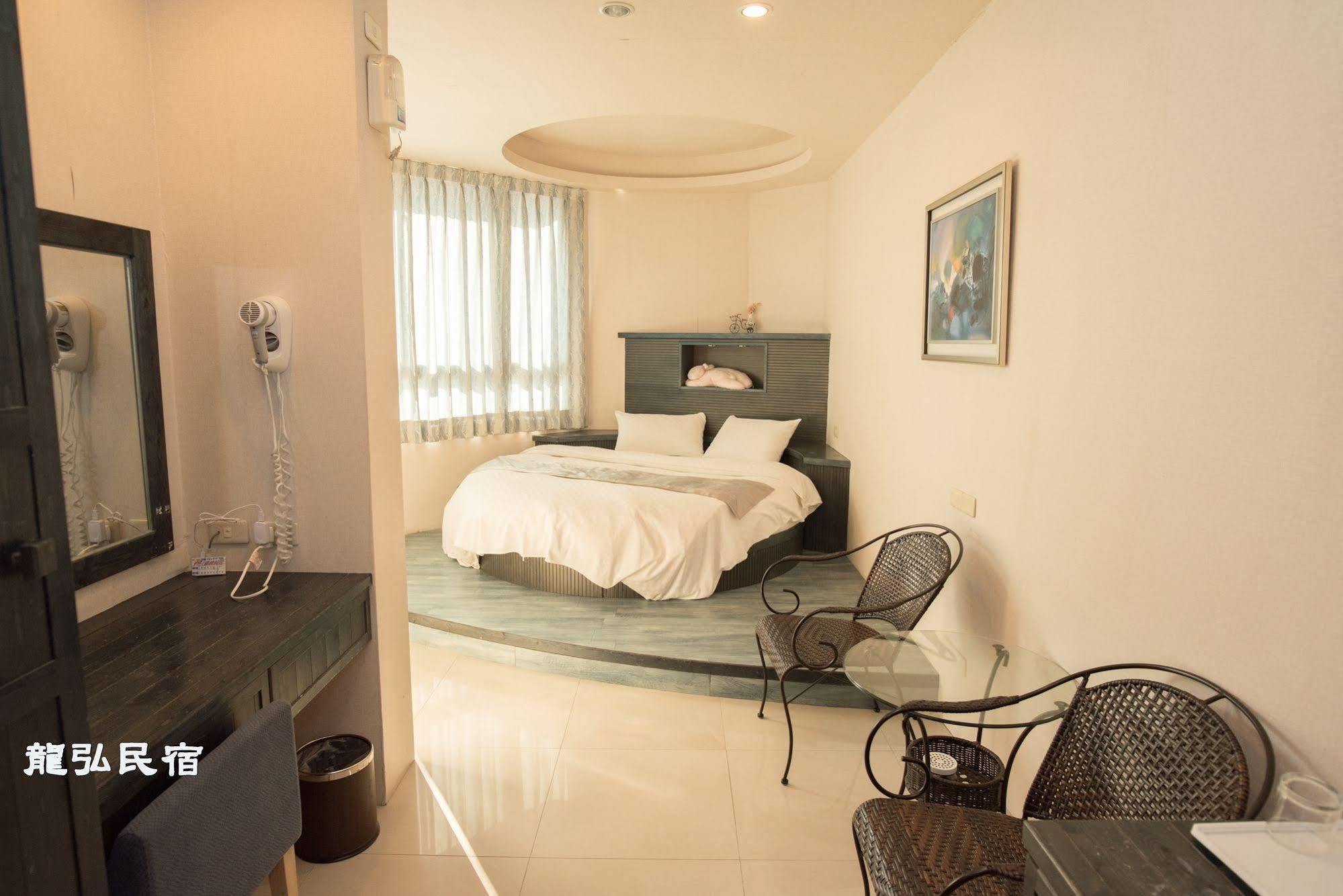 Long Hong Bed & Breakfast Magong Exterior photo