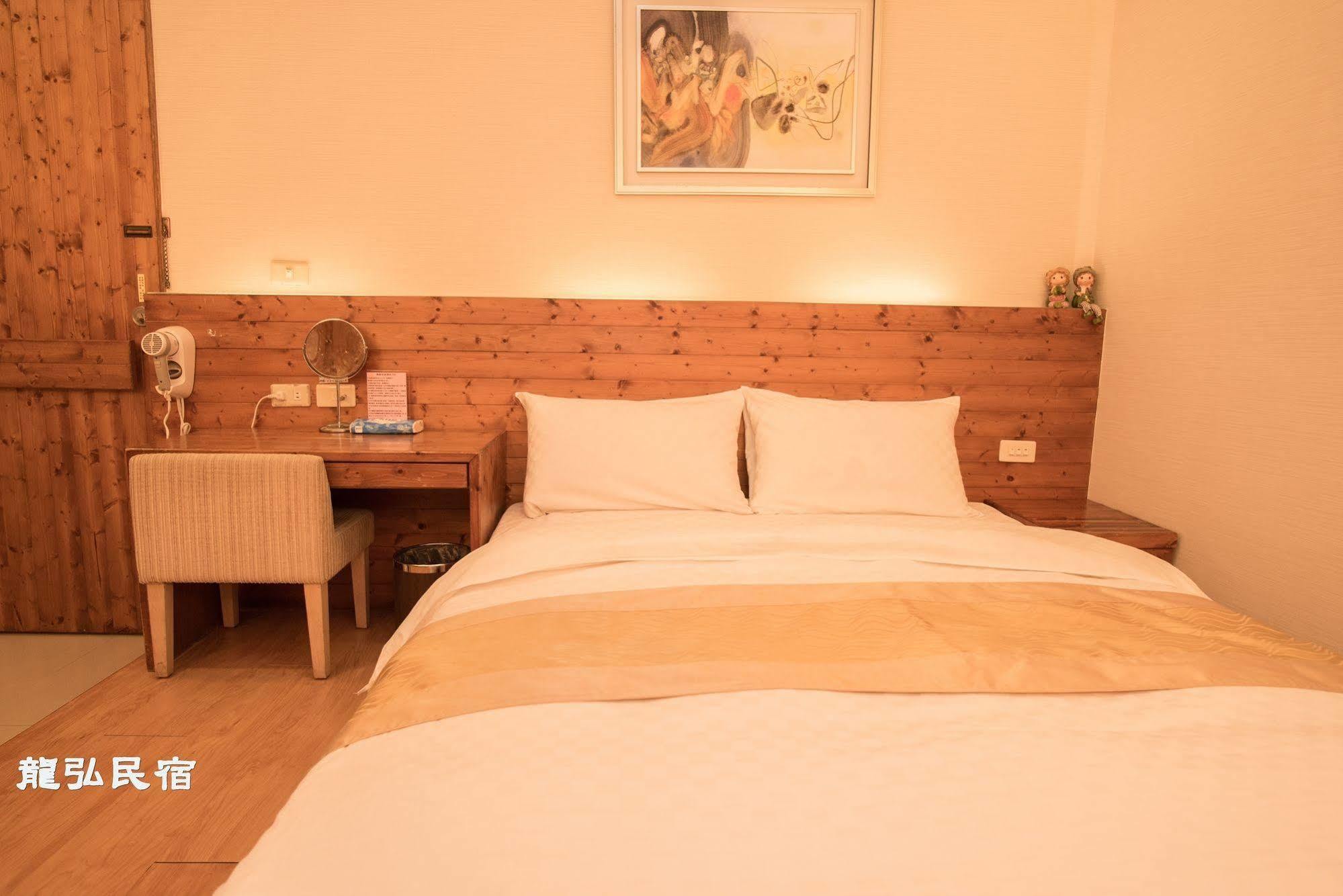 Long Hong Bed & Breakfast Magong Exterior photo