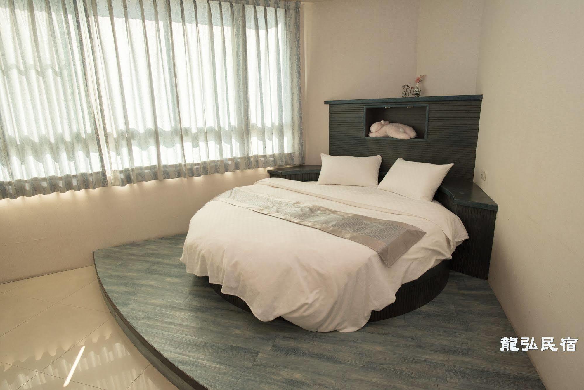 Long Hong Bed & Breakfast Magong Exterior photo